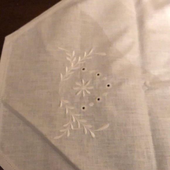 Table or Buffet Runner - Picture 2 of 3